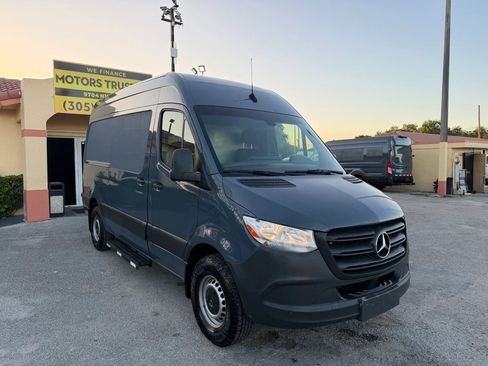 Used 2019 Mercedes-Benz Sprinter 144 image 11