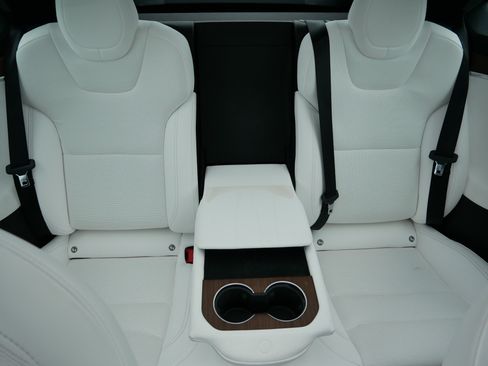 Used 2022 Tesla Model S AWD/4WD image 13