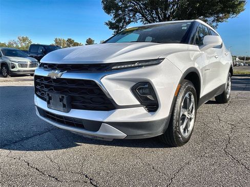 Used 2023 Chevrolet Blazer LT image 4