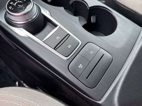 Used 2022 Ford Escape SE image 29