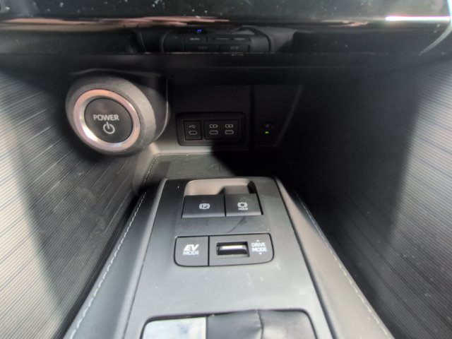 Used 2023 Toyota Venza XLE AWD/4WD image 30