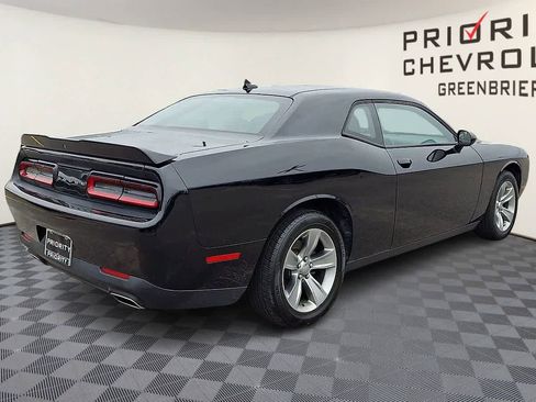 Used 2020 Dodge Challenger SXT RWD image 8