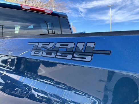 Used 2024 Chevrolet Silverado 1500 LT Trail Boss w/ Dark Appearance Package image 10