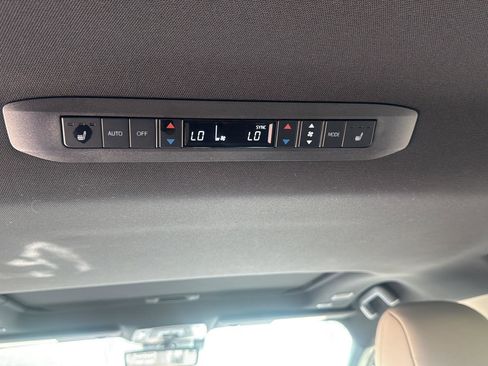 Used 2025 Toyota Sienna Platinum AWD/4WD image 24