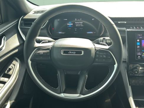 Used 2023 Jeep Grand Cherokee Altitude image 14