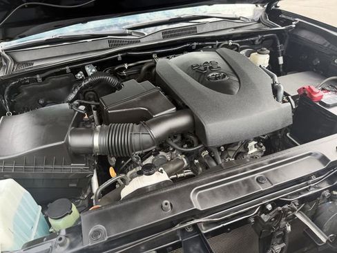 Used 2023 Toyota Tacoma SR AWD/4WD image 23
