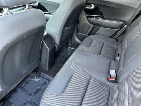 Used 2022 Kia Niro LXS image 12