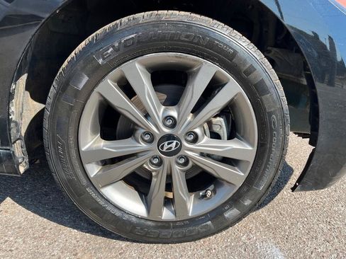 Used 2018 Hyundai Elantra SEL FWD image 9