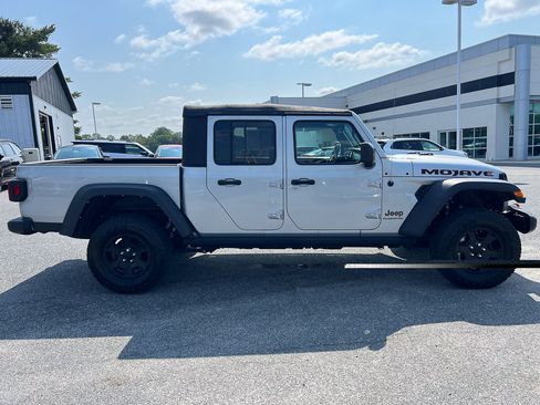 Used 2022 Jeep Gladiator Mojave AWD/4WD image 7