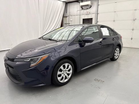 Used 2024 Toyota Corolla LE FWD image 3