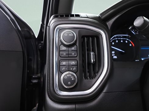 Used 2021 GMC Sierra 1500 Elevation w/ LPO, Elevation Black Package AWD/4WD image 18