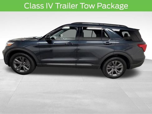 Used 2023 Ford Explorer XLT w/ Equipment Group 202A AWD/4WD image 8