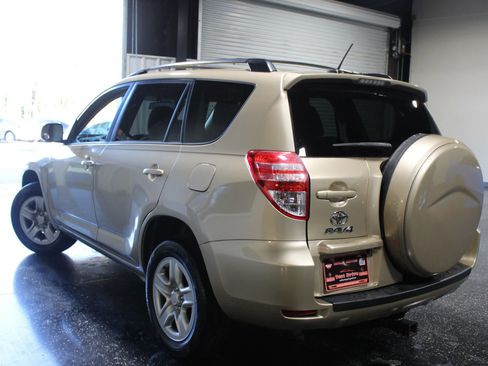 Used 2012 Toyota RAV4 FWD w/ Value Pkg image 4