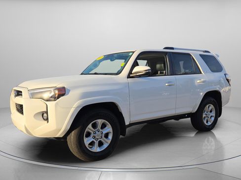 Used 2021 Toyota 4Runner SR5 Premium w/ Moonroof Package image 2