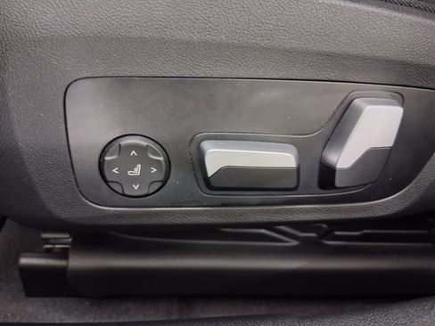 Used 2023 BMW i4 eDrive35 RWD image 13
