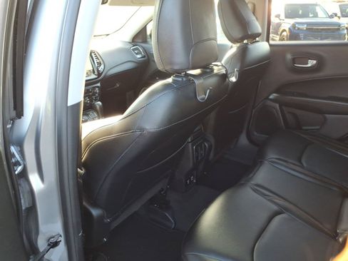 Used 2018 Jeep Compass Limited w/ Navigation Group AWD/4WD image 11