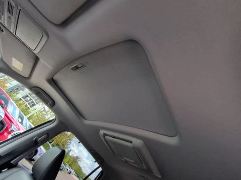 Used 2017 Honda Pilot Touring image 20