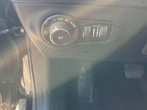 Used 2018 Jeep Compass Limited AWD/4WD image 22