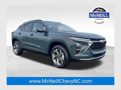 New 2026 Chevrolet Trax LT w/ Driver Confidence Package image 1