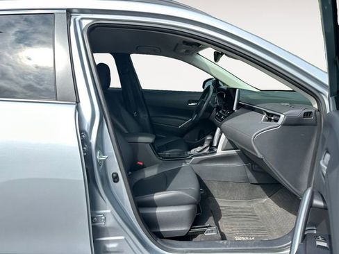 Used 2023 Toyota Corolla Cross XLE FWD image 15