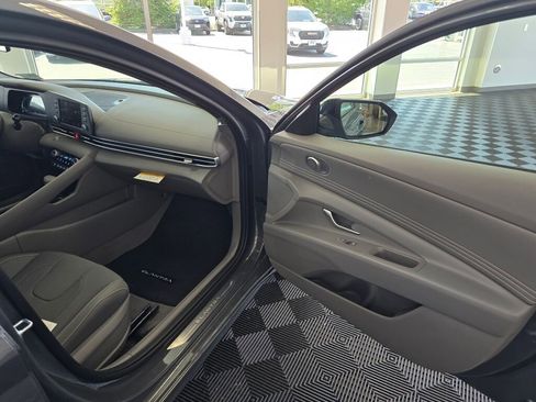 New 2026 Hyundai Elantra SEL Sport Premium FWD image 38