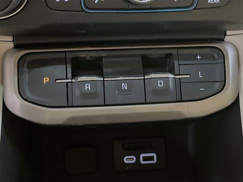 Used 2023 GMC Acadia Denali w/ Denali Ultimate Package image 17