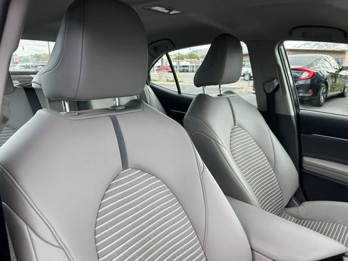 Used 2021 Toyota Camry SE image 22