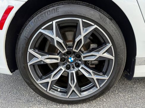 Certified 2023 BMW i7 xDrive60 AWD/4WD image 17