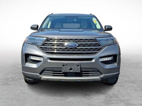 Certified 2022 Ford Explorer XLT w/ Equipment Group 202A AWD/4WD image 2