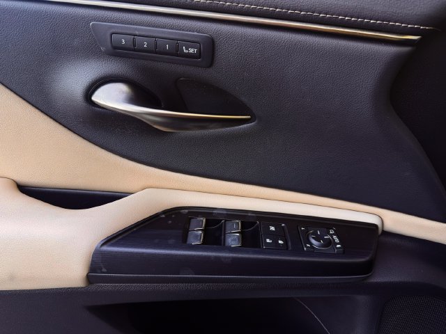 Certified 2021 Lexus ES 350 w/ Premium Package FWD image 19