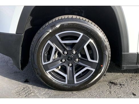 New 2026 Jeep Cherokee Limited image 12