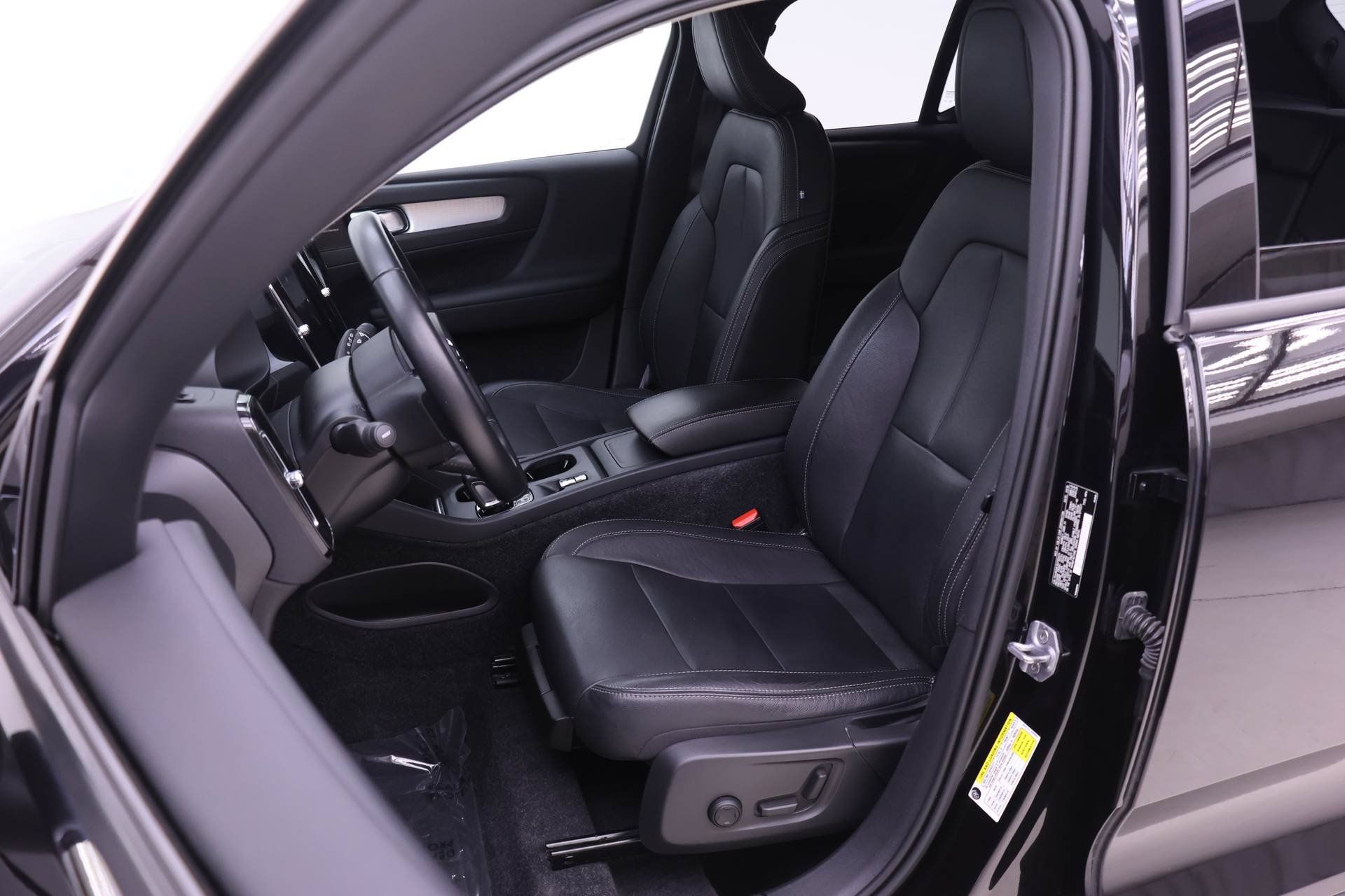 Used 2019 Volvo XC40 T5 Momentum AWD/4WD image 7
