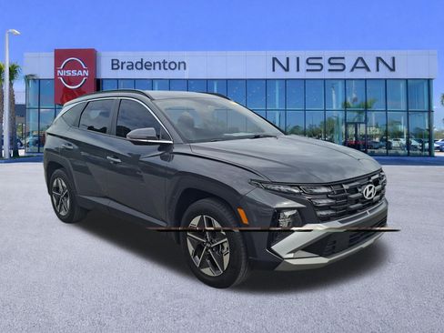 Used 2025 Hyundai Tucson SEL AWD/4WD image 3