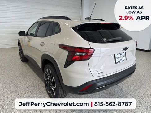 New 2026 Chevrolet Trax RS w/ Driver Confidence Package FWD image 5