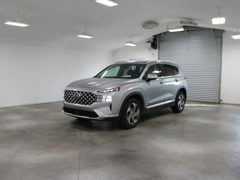 Used 2022 Hyundai Santa Fe SEL w/ Convenience Package FWD image 4