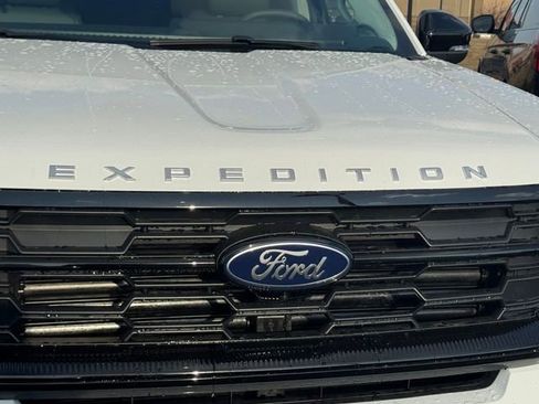 New 2026 Ford Expedition Active image 3