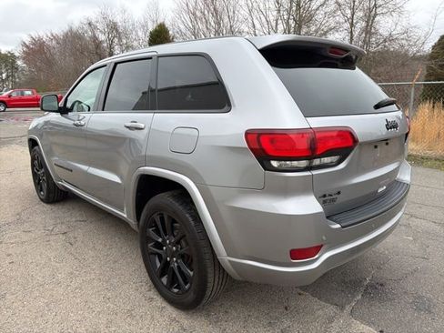 Used 2020 Jeep Grand Cherokee Altitude image 4