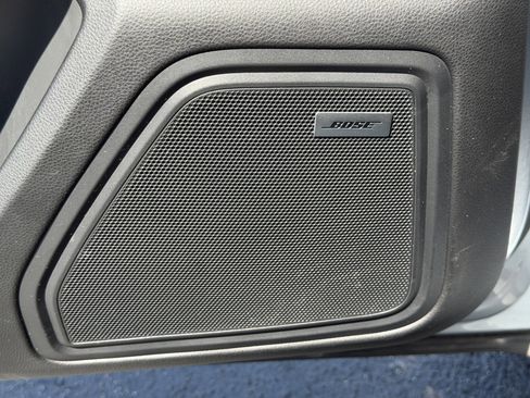 Certified 2018 Porsche Macan AWD/4WD image 23