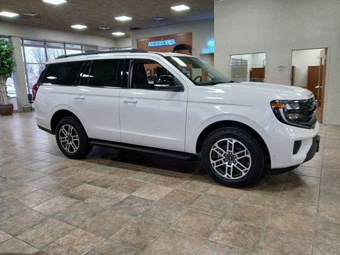 New 2025 Ford Expedition Active image 6