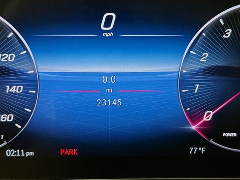 Used 2024 Mercedes-Benz GLC 300 4MATIC w/ AMG Line image 9