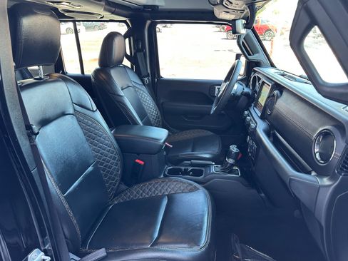 Used 2023 Jeep Wrangler Unlimited Sahara AWD/4WD image 27
