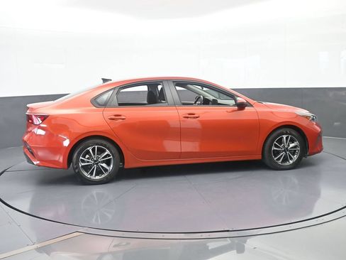 Used 2023 Kia Forte LXS w/ LXS Technology Package FWD image 7