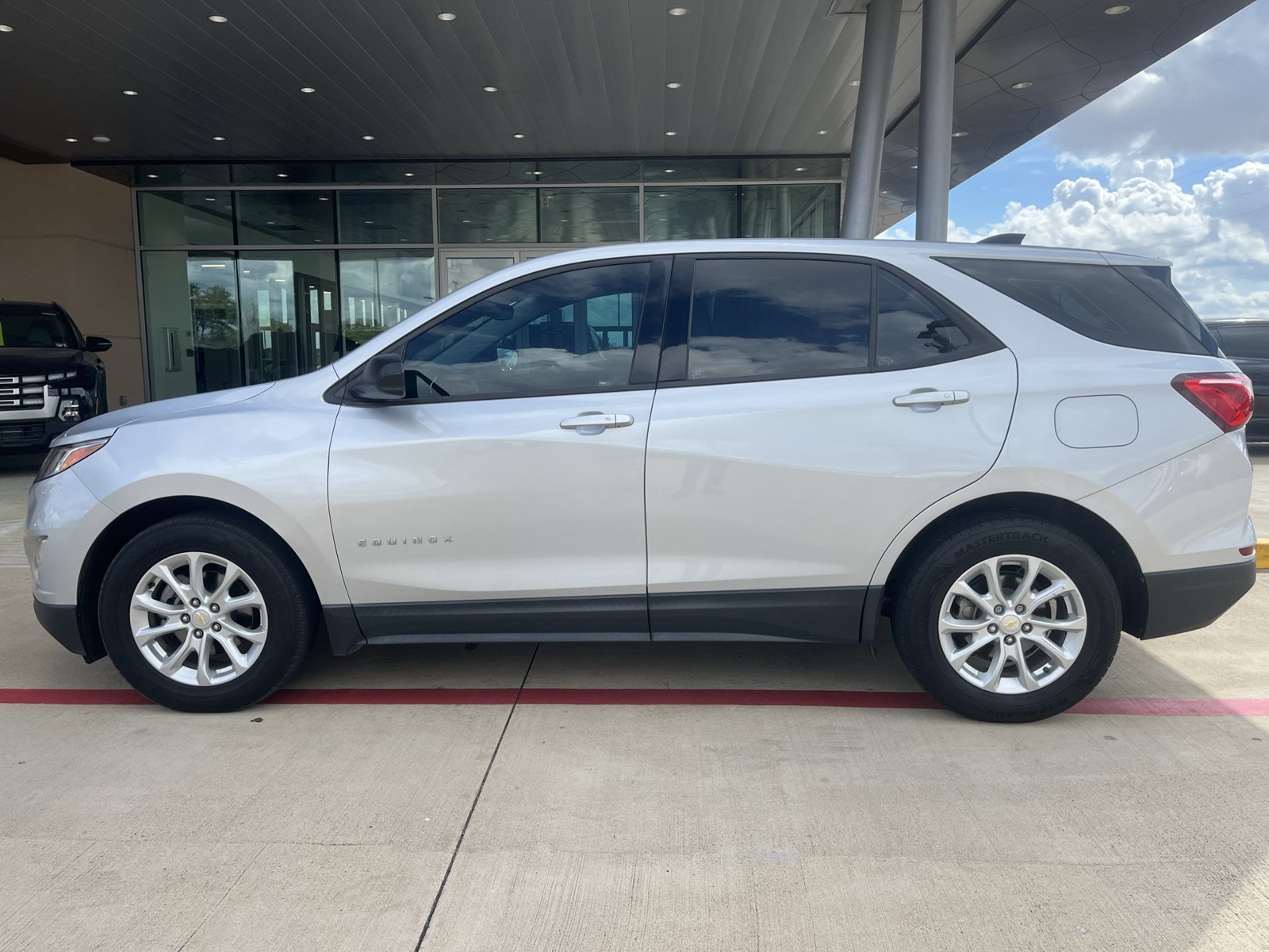 Used 2019 Chevrolet Equinox LS FWD image 8