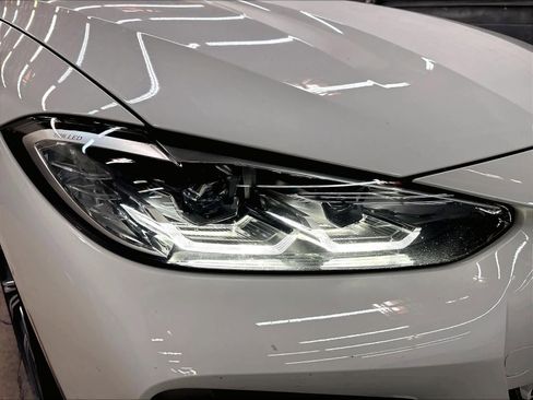 Used 2024 BMW M440i Convertible w/ Premium Package RWD image 29