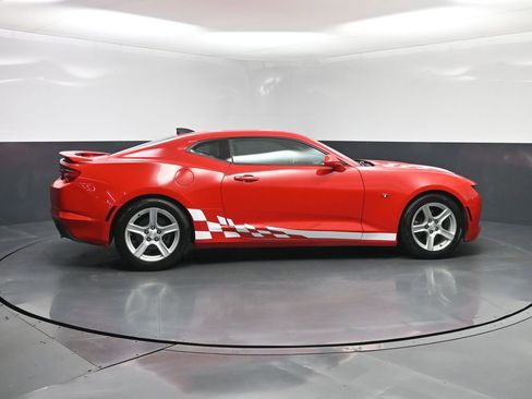 Used 2020 Chevrolet Camaro LT image 23