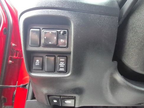 Used 2015 Nissan Juke SV w/ Technology Package image 22