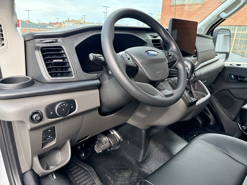 New 2027 Ford Transit 250 148 Medium Roof RWD image 9