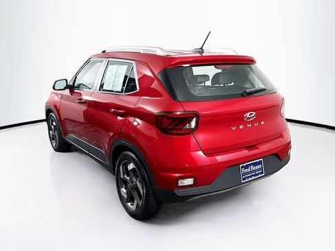 Certified 2023 Hyundai Venue Limited w/ Cargo Package image 6