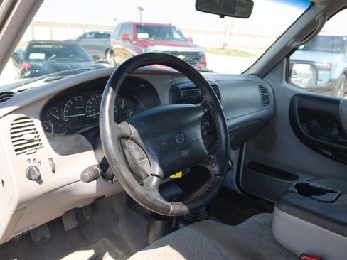 Used 2000 MAZDA B-Series Pickup 4x4 Cab Plus B4000 image 15