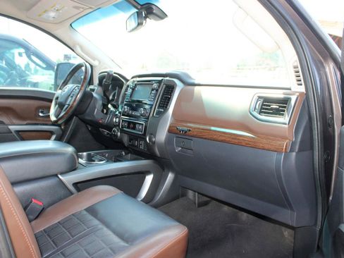Used 2016 Nissan Titan Platinum Reserve AWD/4WD image 15